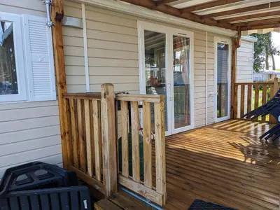 Plan de l'établissement Bungalow charmant à Saint-Julien-en-Born avec piscine partagée