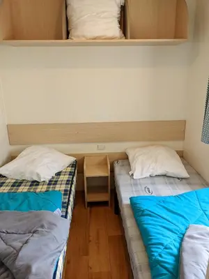 Plan de l'établissement Bungalow chaleureux à Saint-Julien-en-Born avec piscine partagée