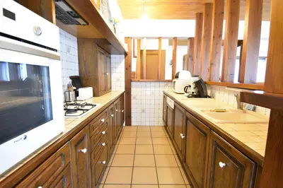 Cuisine ou kitchenette dans l'établissement La rose du pley - Seignosse spacieuse villa dans quartier calme et résidentiel