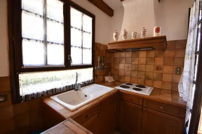 Cuisine ou kitchenette dans l'établissement Braserade B - Seignosse agréable villa landaise dans quartier calme et résidentiel proche des plages et d'un petit centre commercial