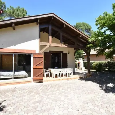 Braserade B - Seignosse agréable villa landaise dans quartier calme et résidentiel proche des plages et d'un petit centre commercial