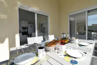 Nourriture dans la villa ou à proximité