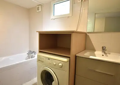 Salle de bains dans l'établissement Aire Ona 2 - Hossegor appartement situé à proximité de la plage de la gravière