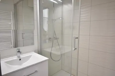 Salle de bains dans l'établissement Point d'or L21 - Hossegor appartement 4 personnes plage piscine