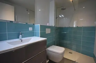 Salle de bains dans l'établissement Maisonnette - Hossegor agréable maisonnette entre lac et océan