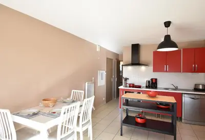 Cuisine ou kitchenette dans l'établissement Cap Marina - Capbreton proche port de plaisance appartement 4 personnes