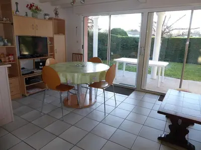 Cuisine ou kitchenette dans l'établissement Biscarrosse Lac Villa 2 chambres et jardin à Navarrosse