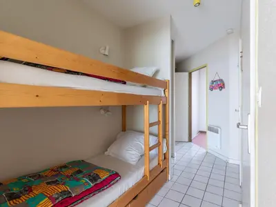 Un ou plusieurs lits dans un hébergement de l'établissement Mimizan Plage: Appartement 6 pers. avec balcon et parking - FR-1-50-114