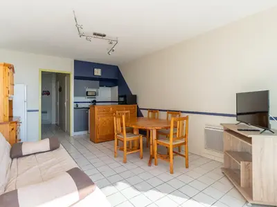 Cuisine ou kitchenette dans l'établissement Mimizan Plage: Appartement 6 pers. avec balcon et parking - FR-1-50-114
