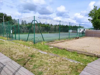 Tennis ou squash au sein de le camping ou à proximité