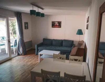 Coin salon dans l'établissement Villas du lac