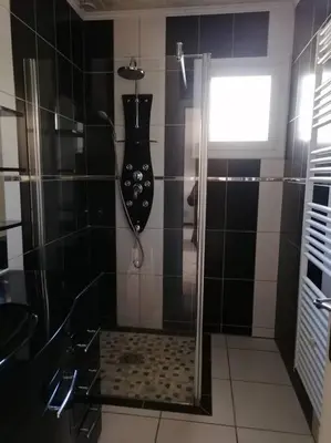 Salle de bains dans l'établissement maison entre lacs et ocean