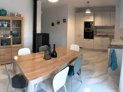 Cuisine ou kitchenette dans l'établissement Maison charmante à Mimizan Plage pour 5 pers, proche océan et commerces - FR-1-50-115