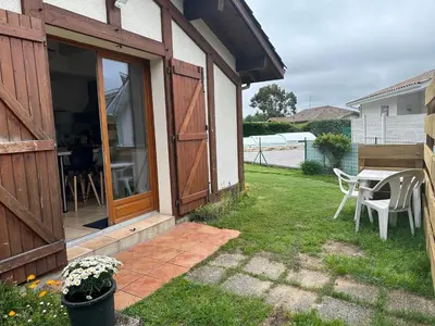 Jardin de l'établissement Petite maison plein pied jardin