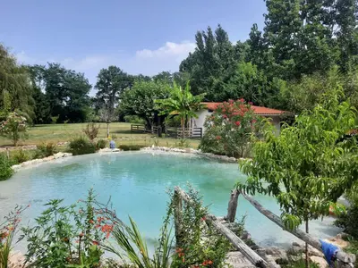Piscine de l'établissement Studio au porte d'entrée de DAX ou située à proximité